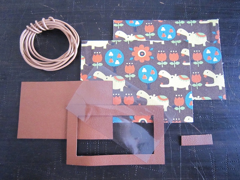 布 革で作るカードホルダー Kokka Fabric Com