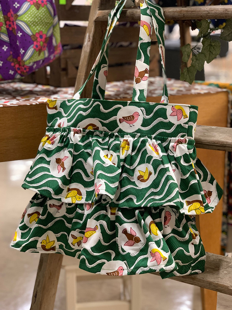 流行のバッグを手作りで！大人可愛いフリルトートバッグの作り方 – kokka-fabric.com