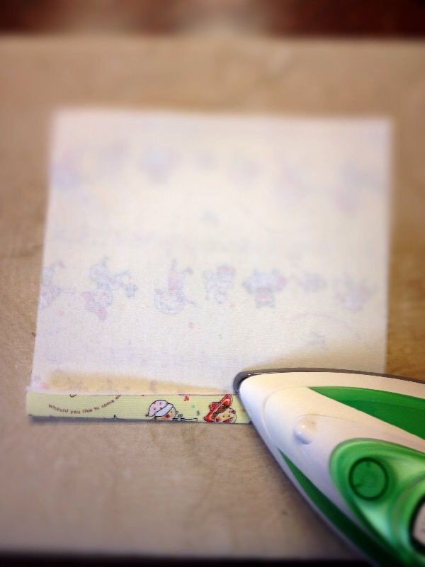 4.ファスナー部分の縫い代折りアイロン